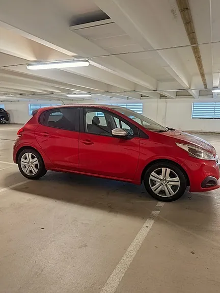 Peugeot 208 2016 photo 3