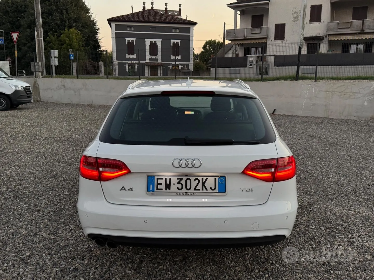 Audi A4 Avant 2014 photo 4