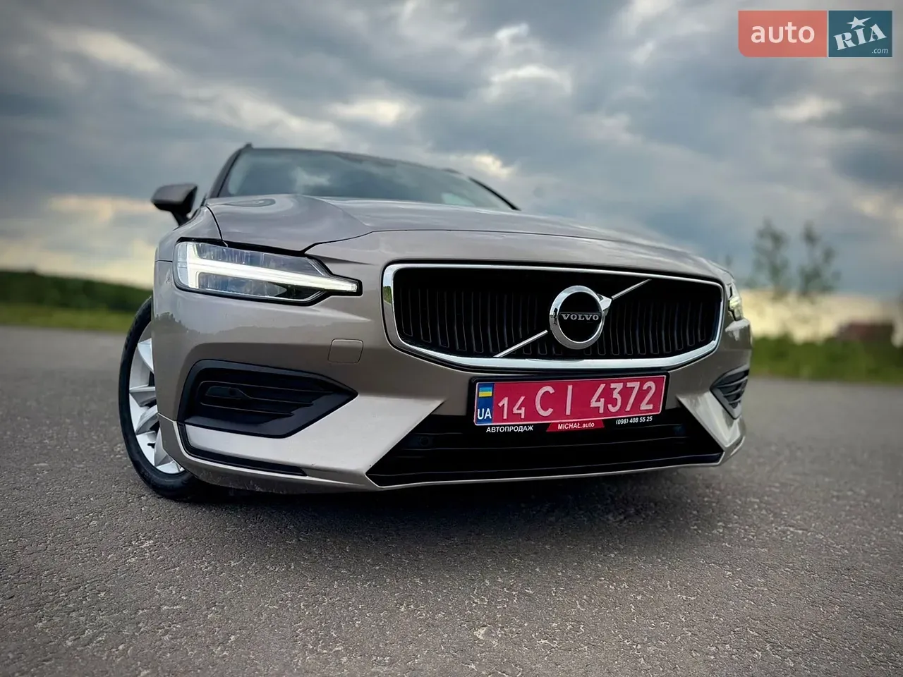 Volvo V60 2021 photo 2