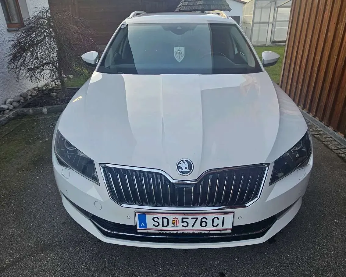 Skoda Superb 2017 photo 2
