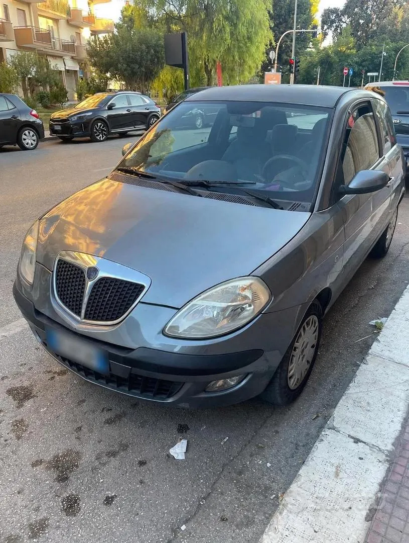 Lancia Ypsilon
