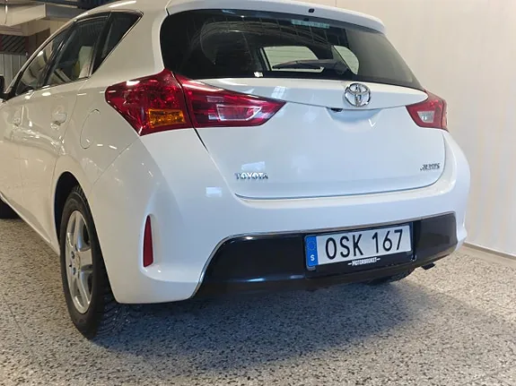 Toyota Auris 2015 photo 4