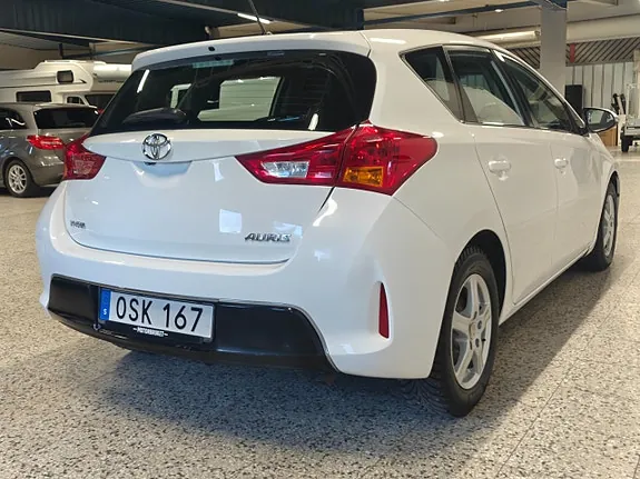 Toyota Auris 2015 photo 5