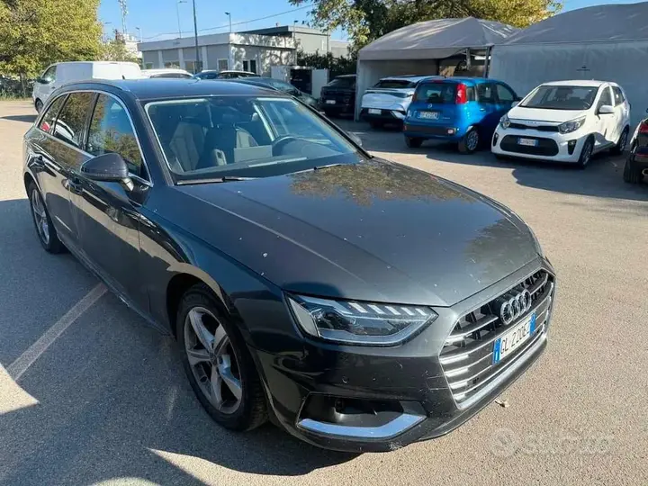 Audi A4 Avant 2022 photo 2