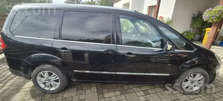 Ford Galaxy 2014 photo 5
