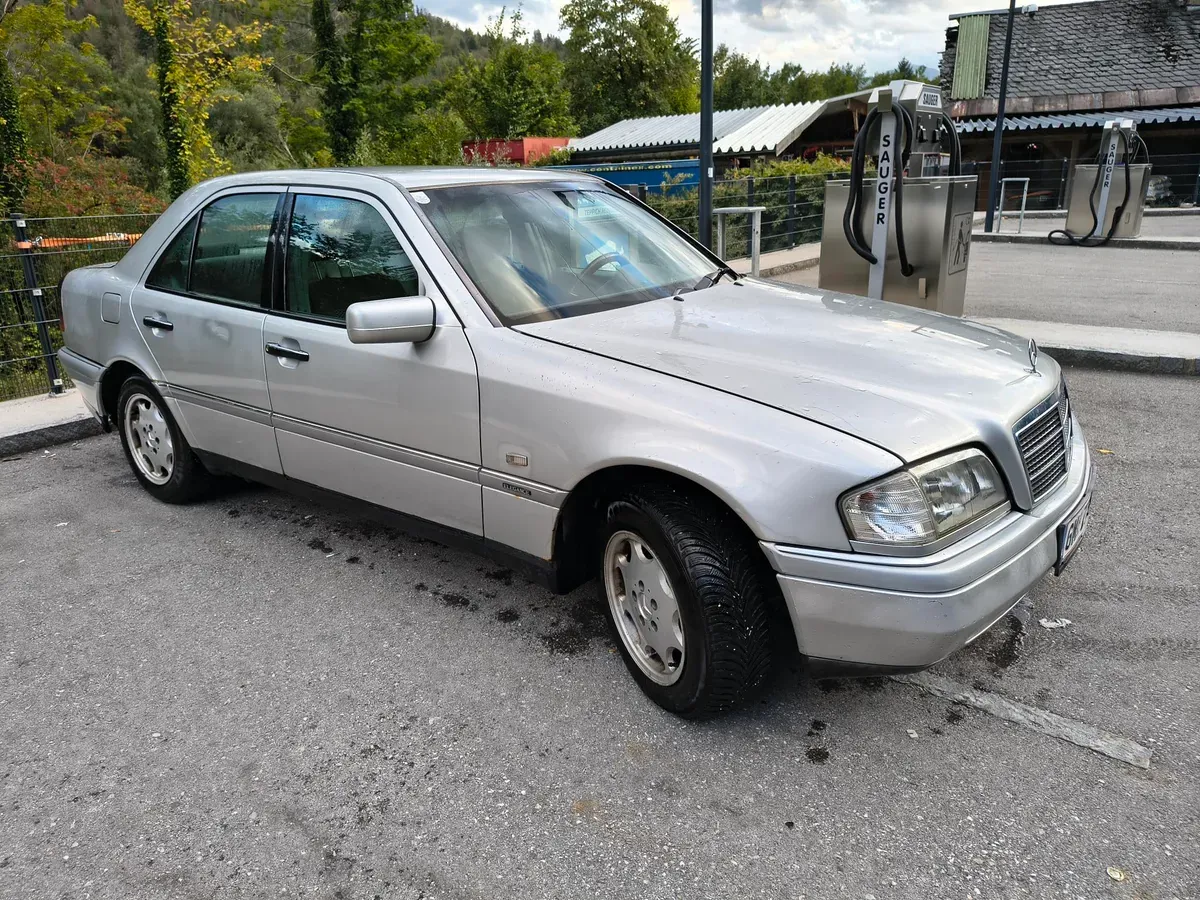 Mercedes-Benz C-Class 1996 photo 3