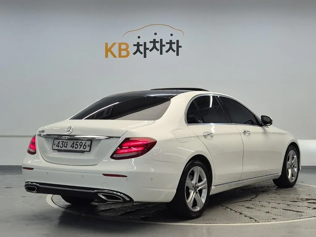 Mercedes-Benz E-Class 2018 photo 3
