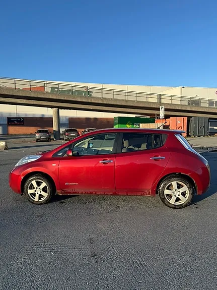 Nissan Leaf 2013 photo 2