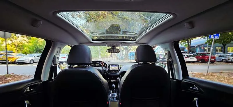 Peugeot 2008 2017 photo 2