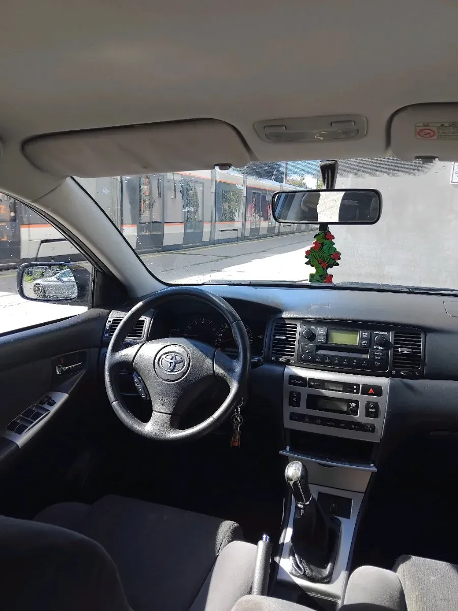 Toyota Corolla 2004 photo 3