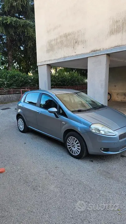 Fiat Grande Punto 2008 photo 2