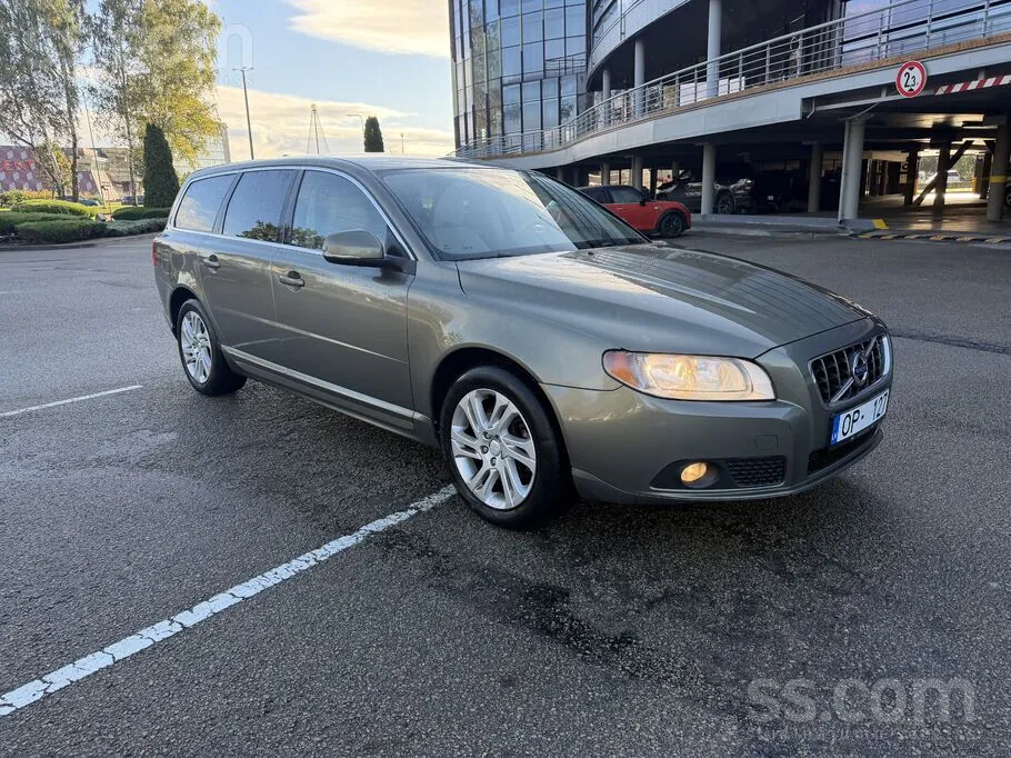 Volvo V70 2012 photo 3