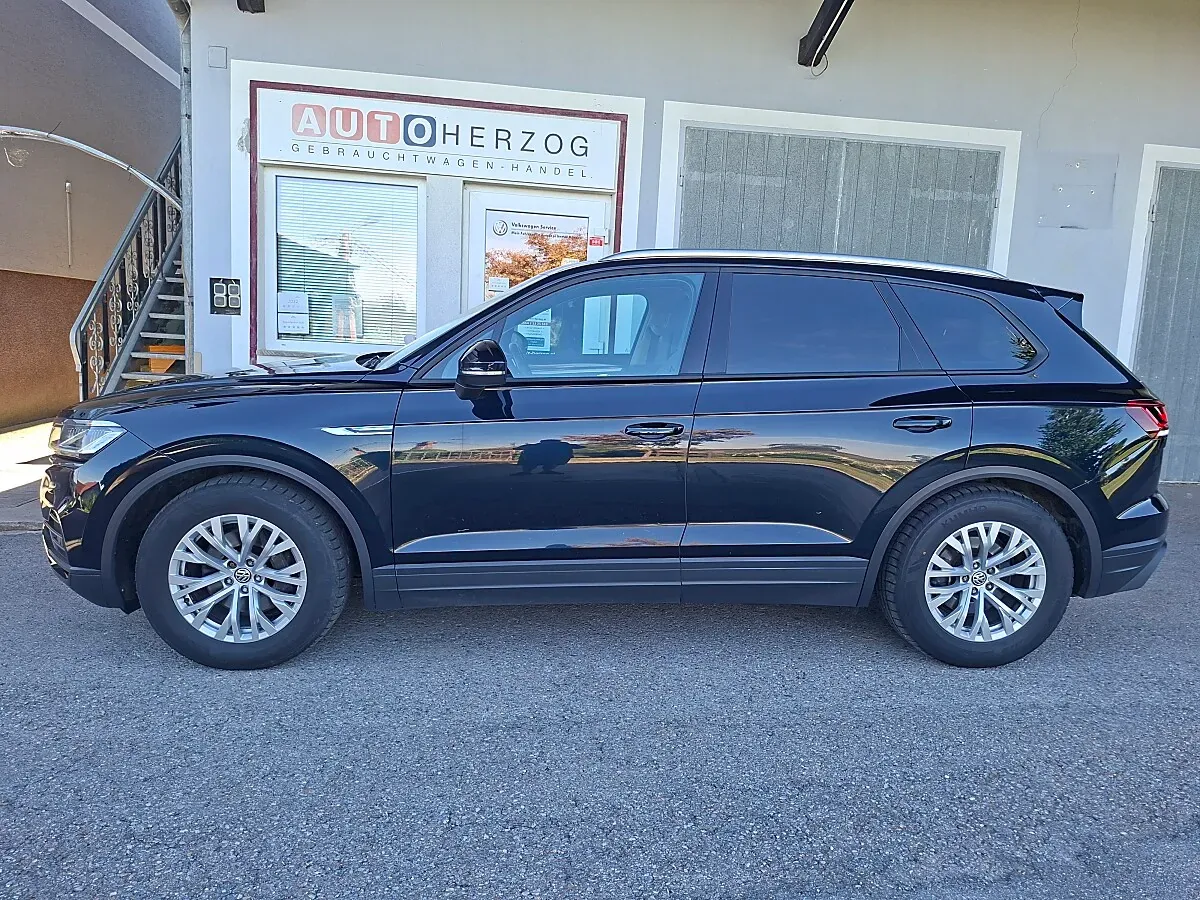 Volkswagen Touareg 2019 photo 2