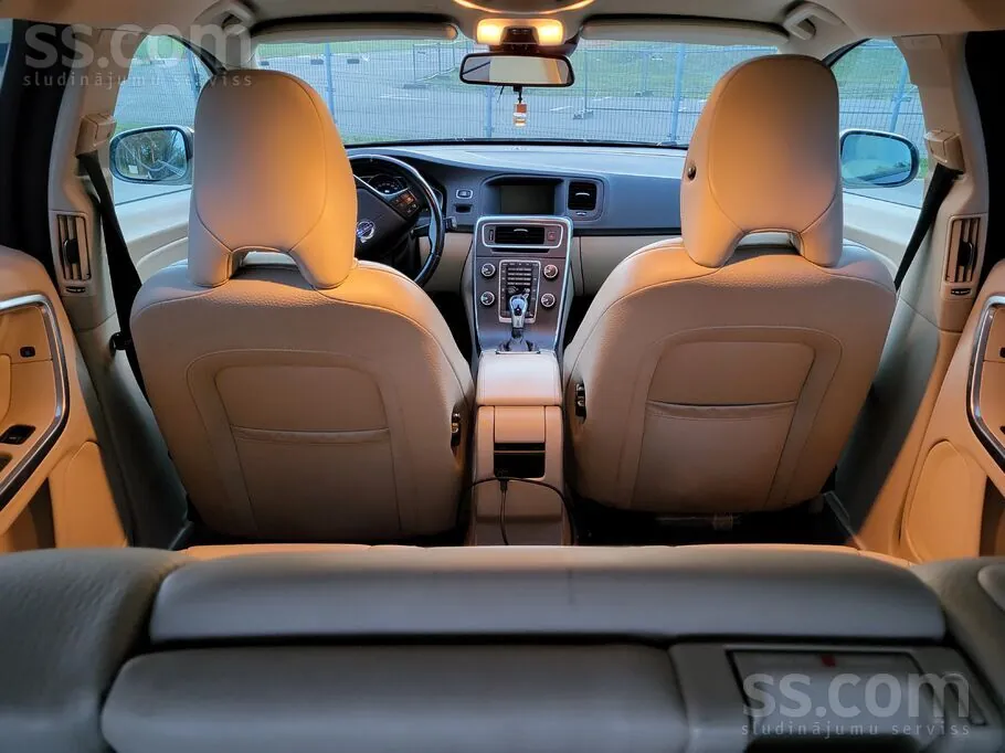 Volvo V60 2013 photo 3