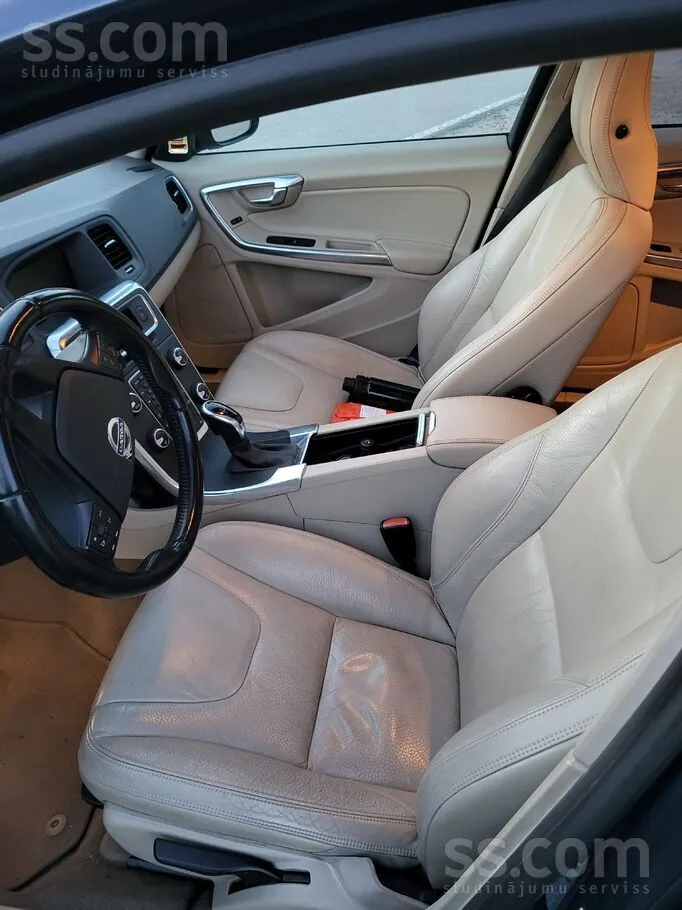 Volvo V60 2013 photo 4