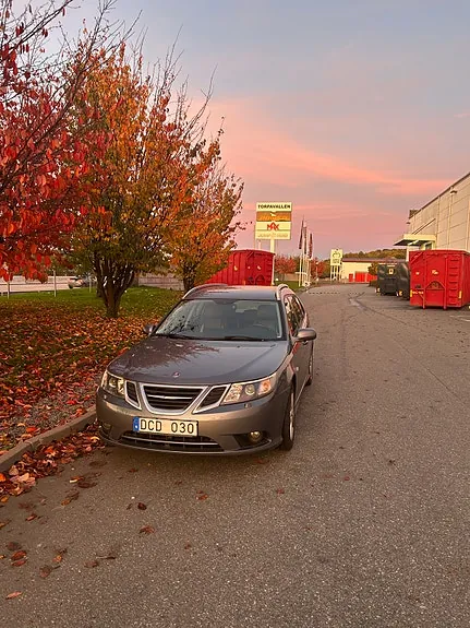Saab 9-3 2010 photo 2