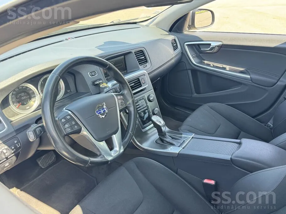 Volvo V60 2012 photo 5