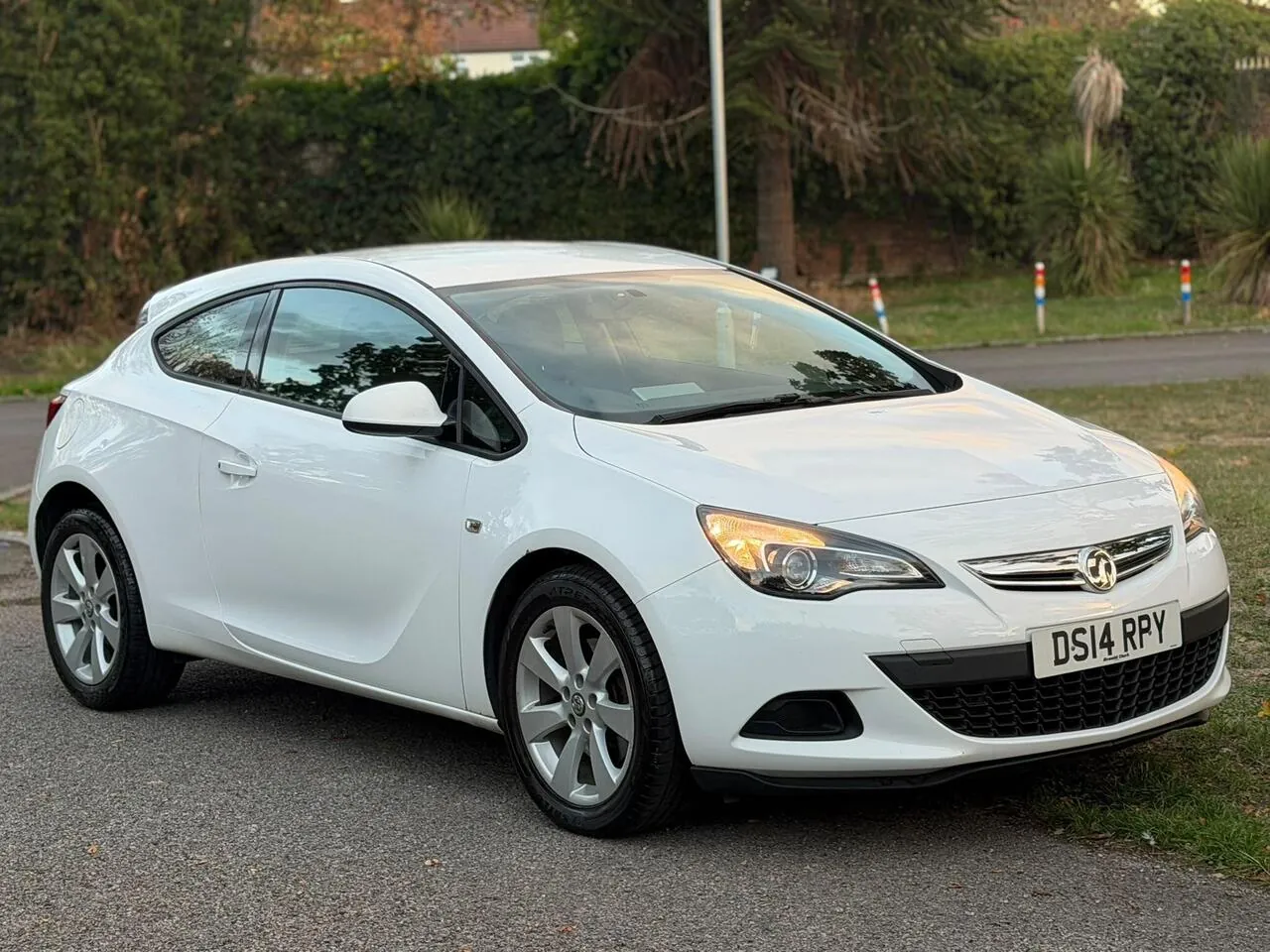 Vauxhall Astra 2014 photo 3