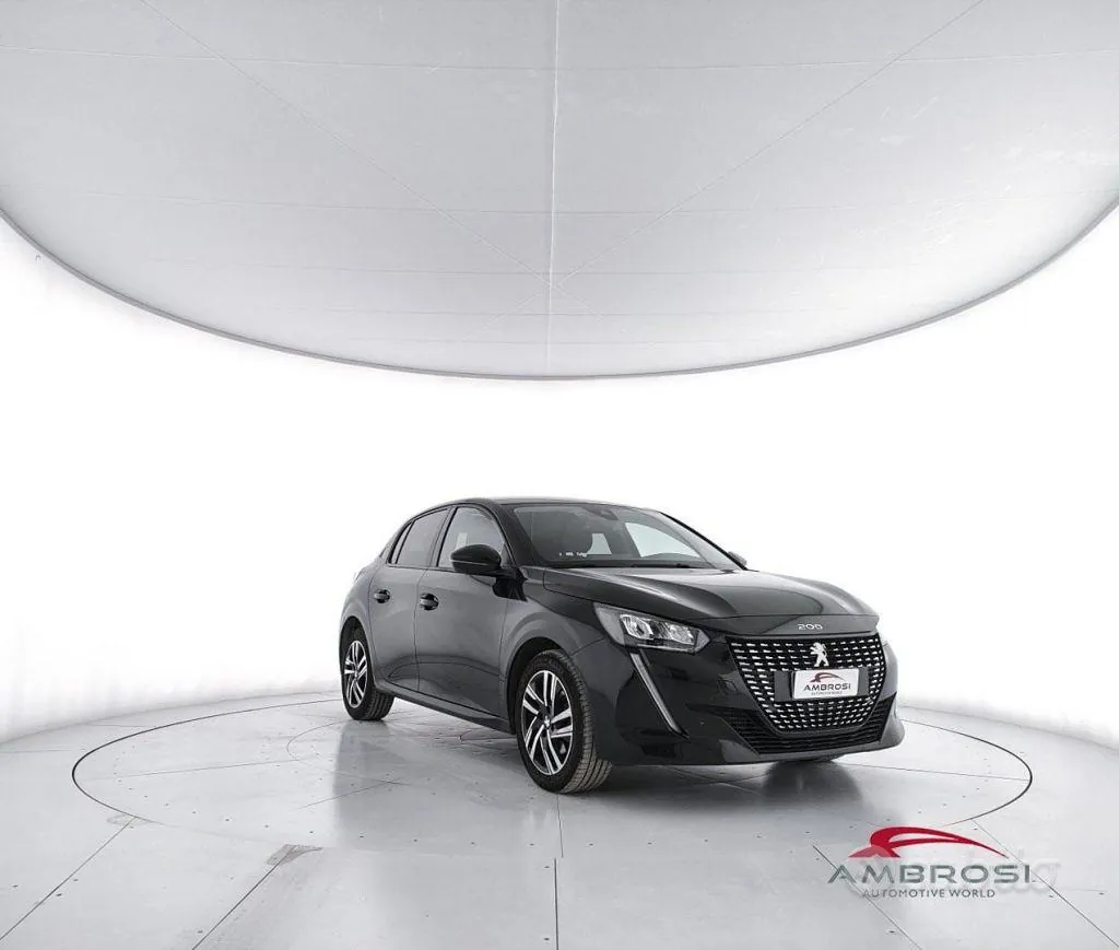 Peugeot 208 2022 photo 2