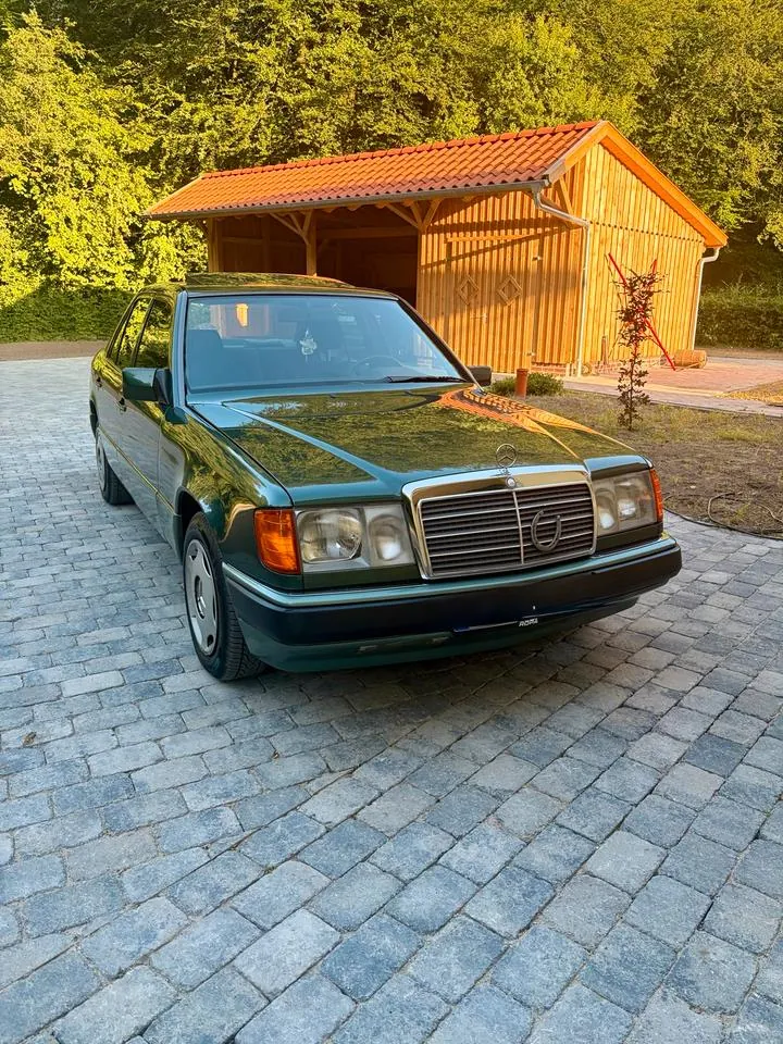 Mercedes-Benz W124