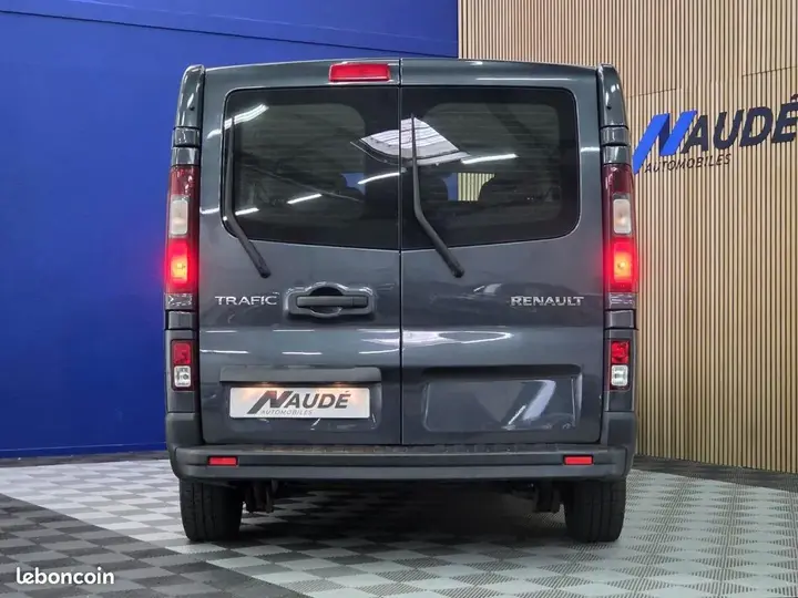 Renault Trafic 2022 photo 5