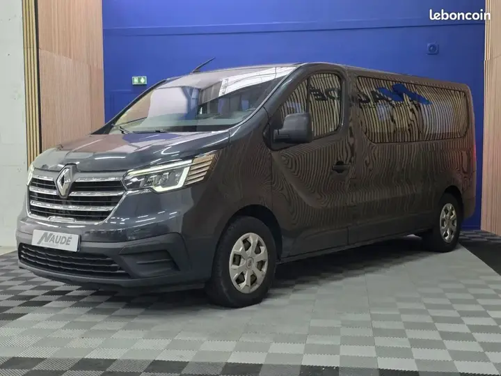 Renault Trafic 2022 photo 3