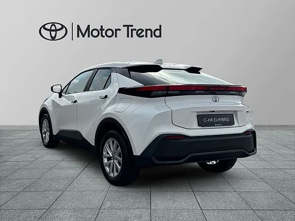 Toyota C-Hr 2025 photo 2