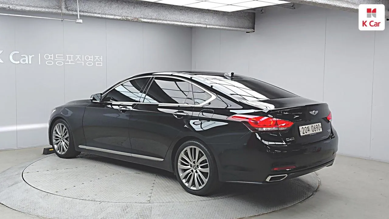 Genesis G80 2016 photo 2