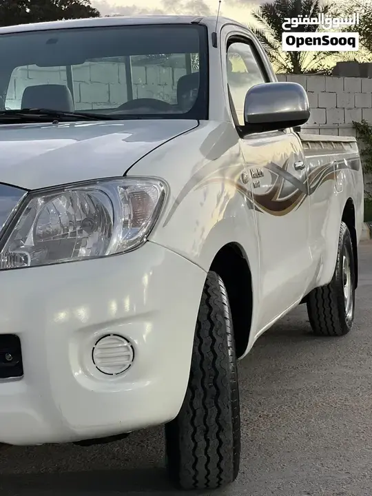 Toyota Hilux 2010 photo 2