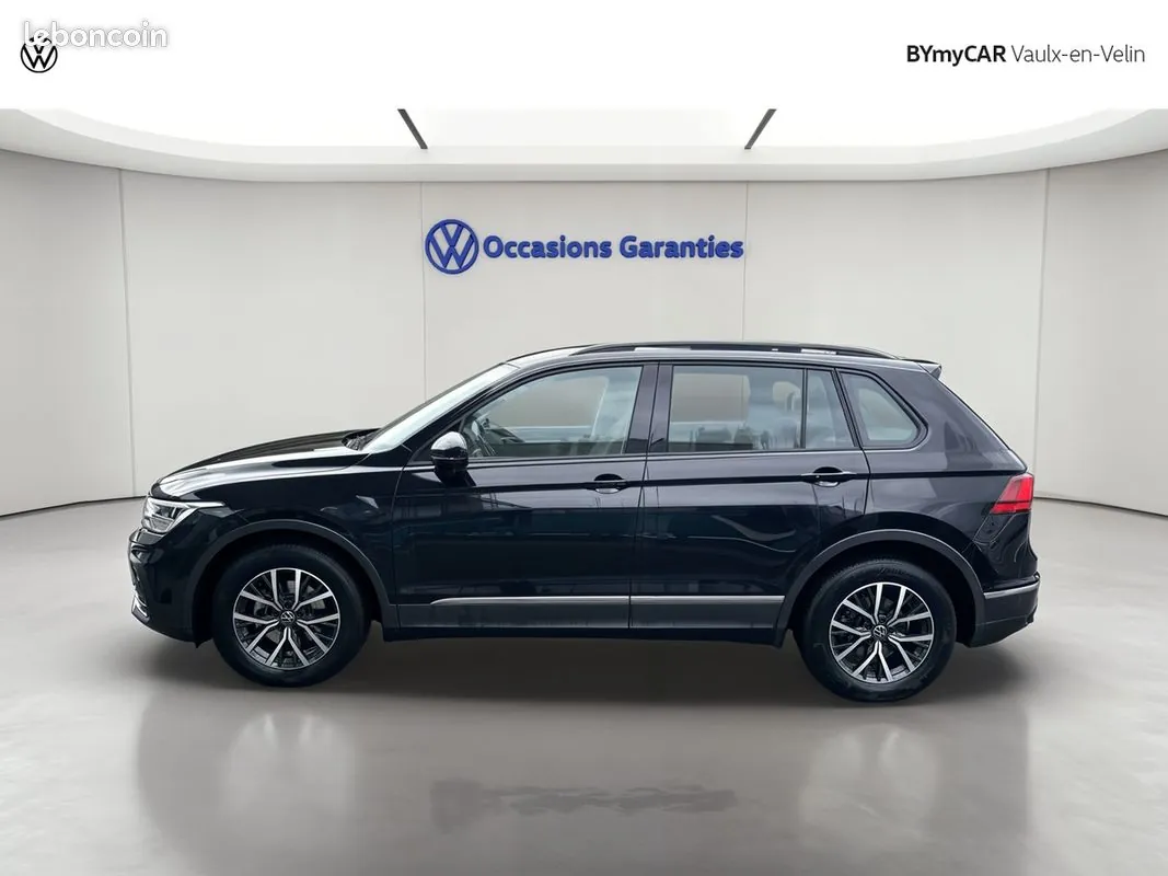 Volkswagen Tiguan 2022 photo 2