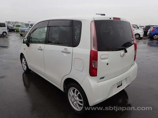Daihatsu Move 2011 photo 3