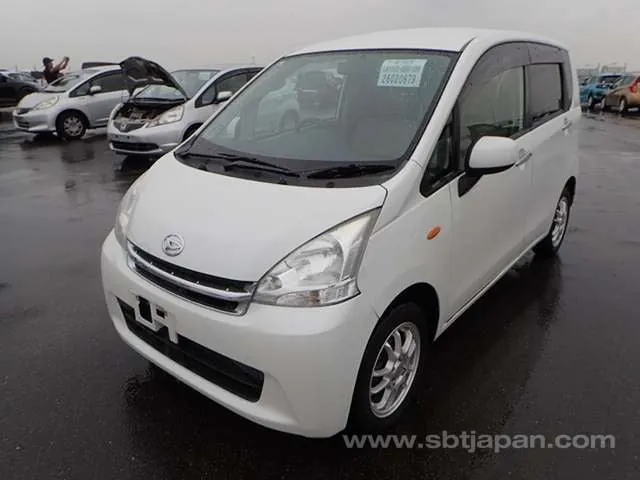 Daihatsu Move 2011 photo 2