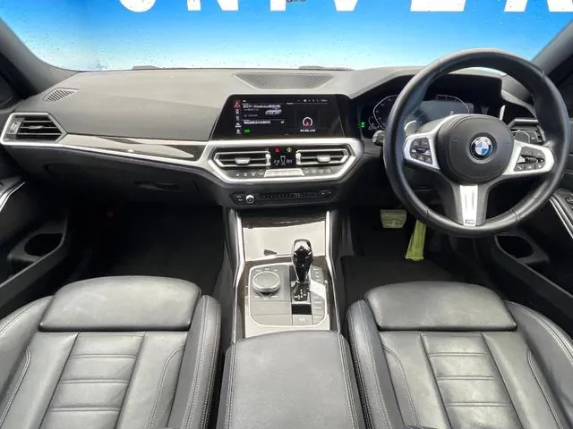 BMW 3 Series Touring 2021 photo 2