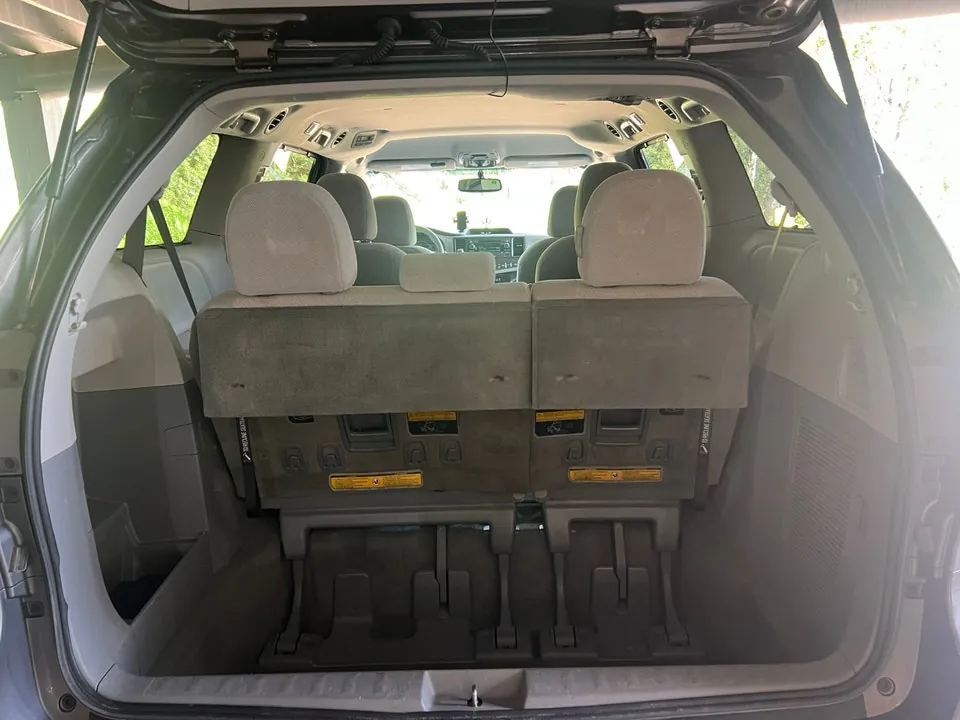Toyota Sienna 2014 photo 4