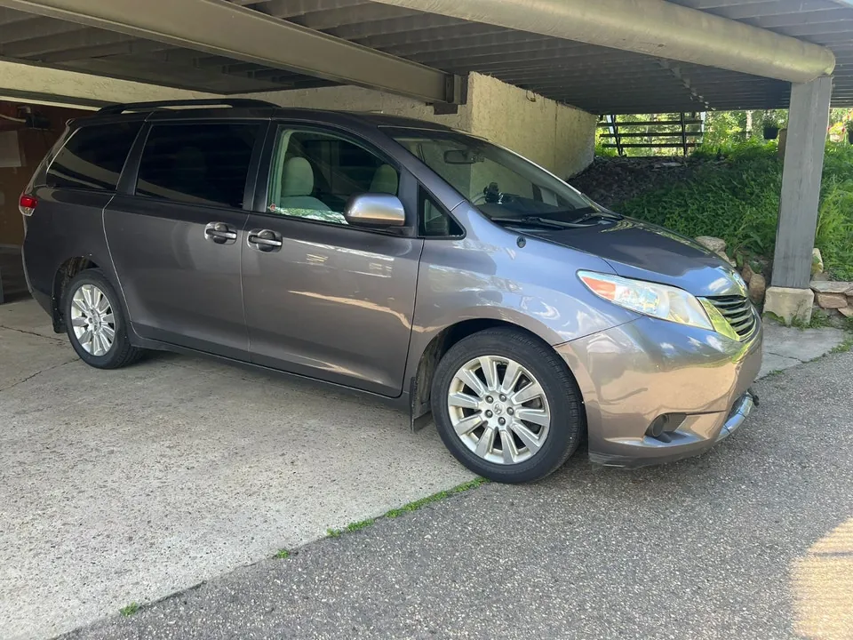 Toyota Sienna 2014 photo 5