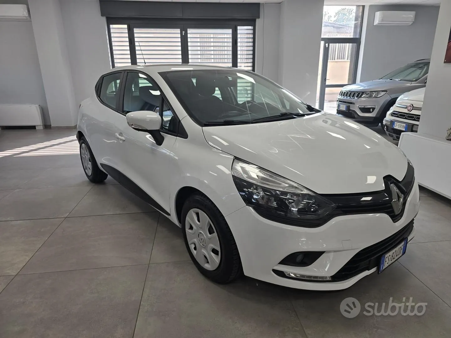 Renault Clio 2018 photo 2