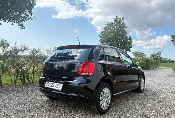 Volkswagen Polo 2011 photo 4