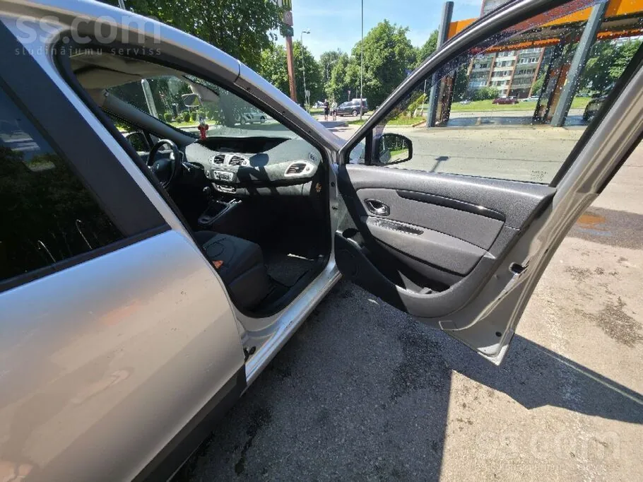 Renault Grand Scenic 2013 photo 5
