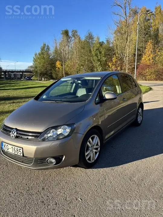 Volkswagen Golf Plus 2012 photo 2