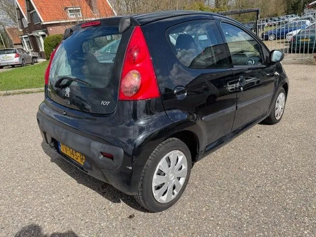 Peugeot 107 2012 photo 3