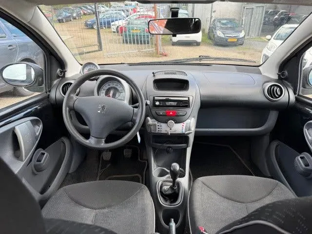 Peugeot 107 2012 photo 2