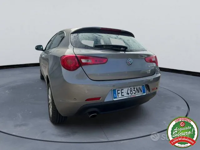 Alfa Romeo Giulietta 2016 photo 2