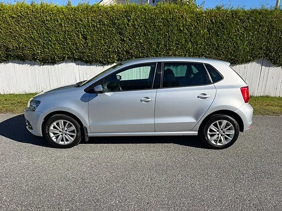 Volkswagen Polo 2015 photo 2