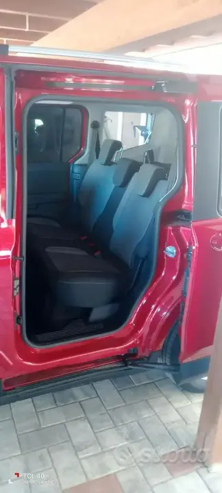 Ford Tourneo Courier 2025 photo 3