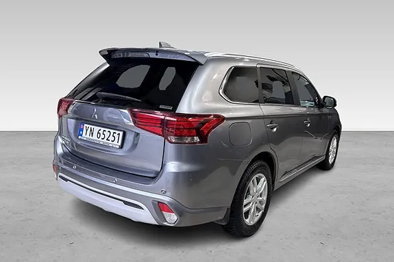 Mitsubishi Outlander 2020 photo 2