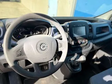 Opel Vivaro photo 2
