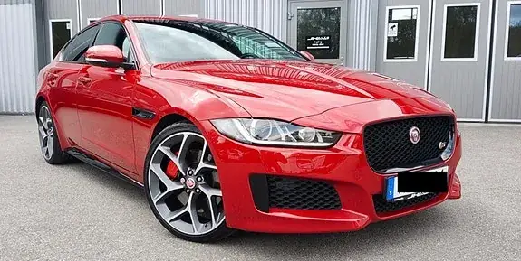 Jaguar Xe