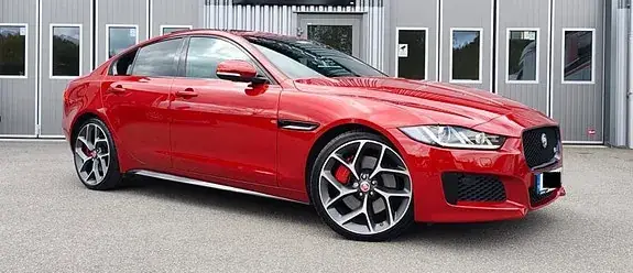 Jaguar Xe 2016 photo 2