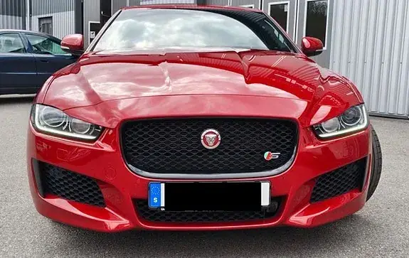 Jaguar Xe 2016 photo 3