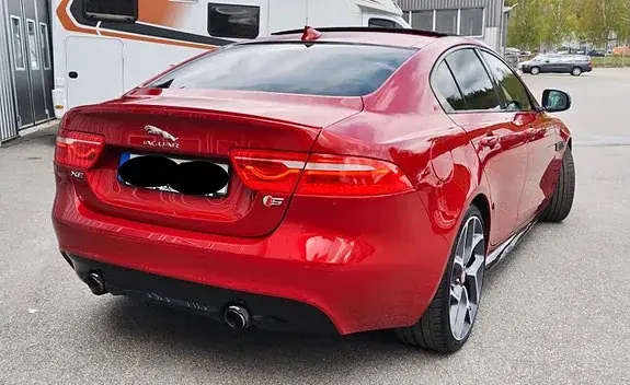 Jaguar Xe 2016 photo 5